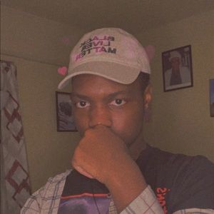 Meet your Posher, Dee hot